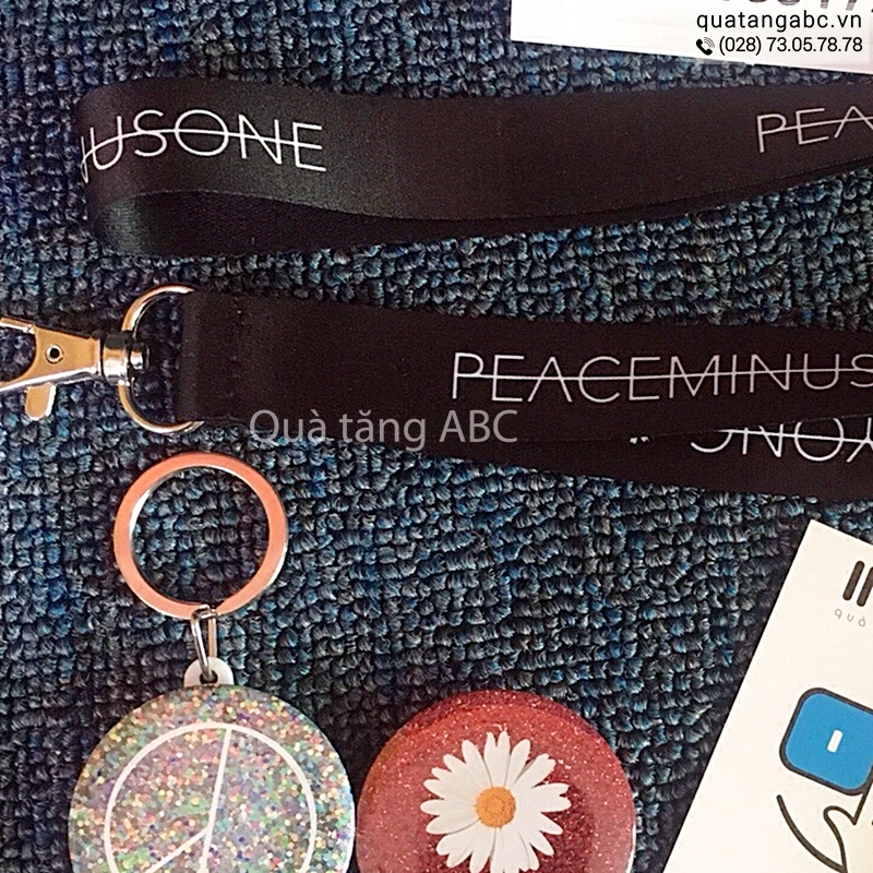 Dây đeo thẻ của thương hiệu thời trang Peaceminusone được in tại INLOGO
